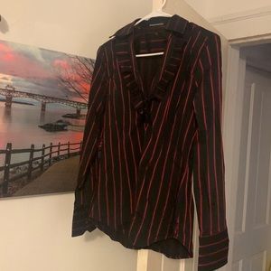 Very snazzy top! 😍🙌🏻 Size M